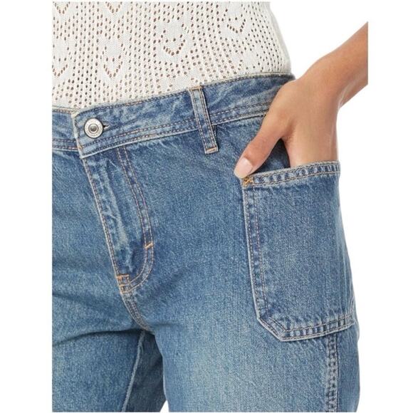 Free People We The Free Izzy Flare Jeans 29 Light Wash Raw Hem Boho Denim - Picture 3 of 6